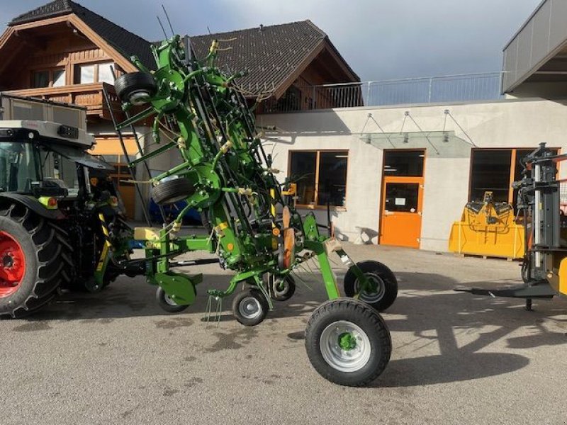 Kreiselheuer of the type Krone Kreiselzettwender Vendro T 1120, Neumaschine in Tamsweg (Picture 9)