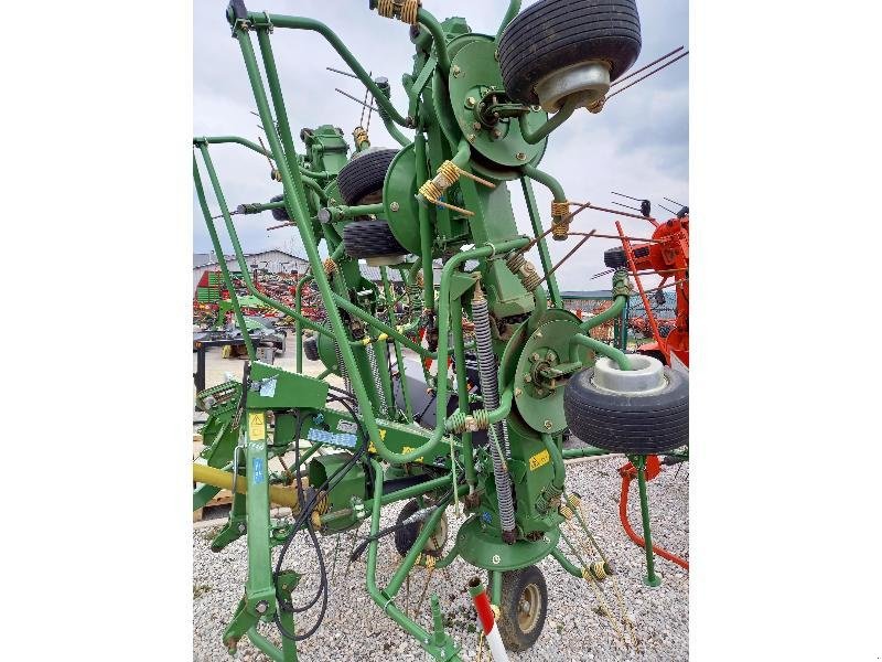 Kreiselheuer des Typs Krone KW 7,90/8, Gebrauchtmaschine in Levier (Bild 3)