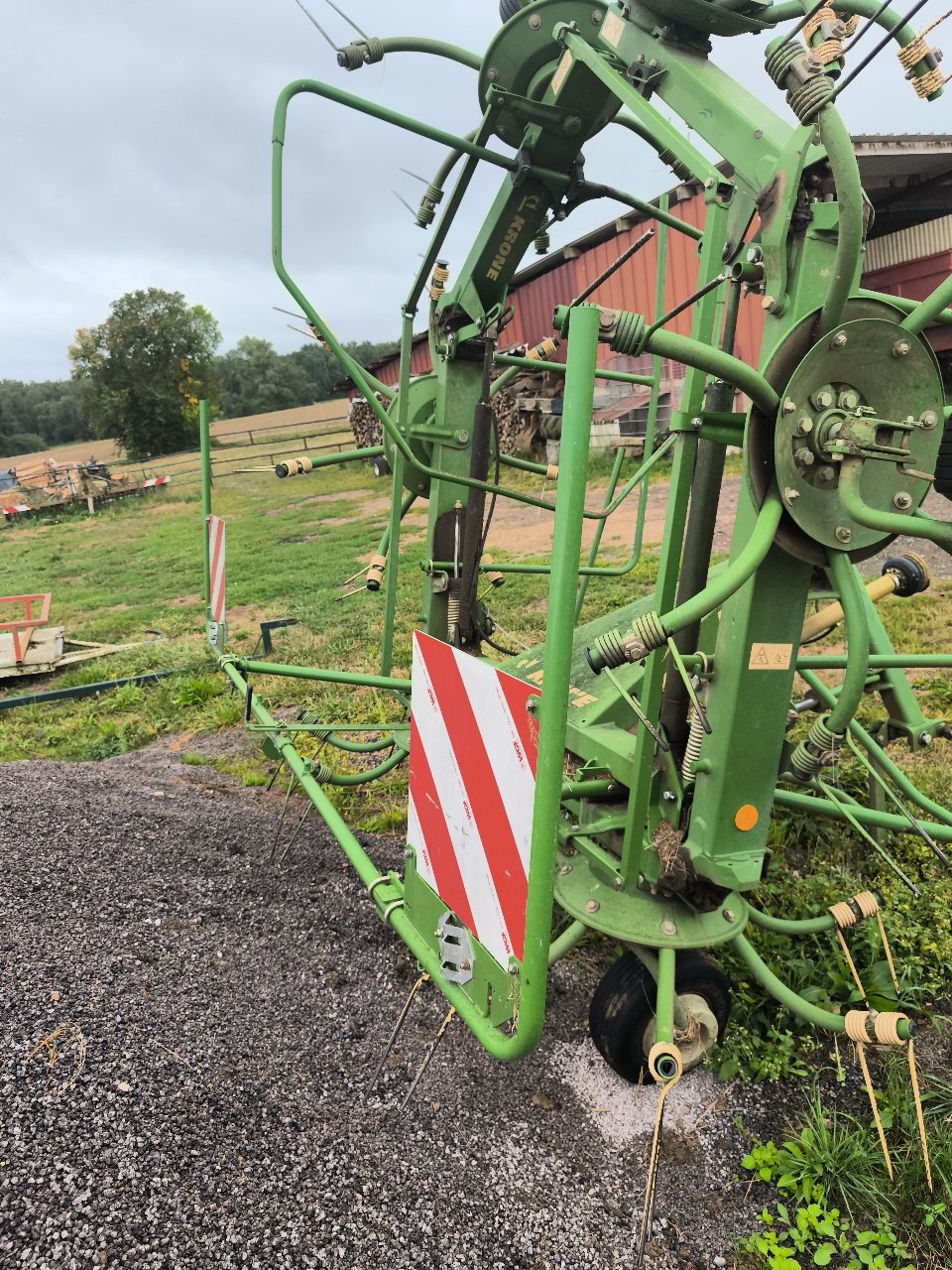 Kreiselheuer des Typs Krone KW 7.82, Gebrauchtmaschine in LIMEY-REMENAUVILLE (Bild 4)