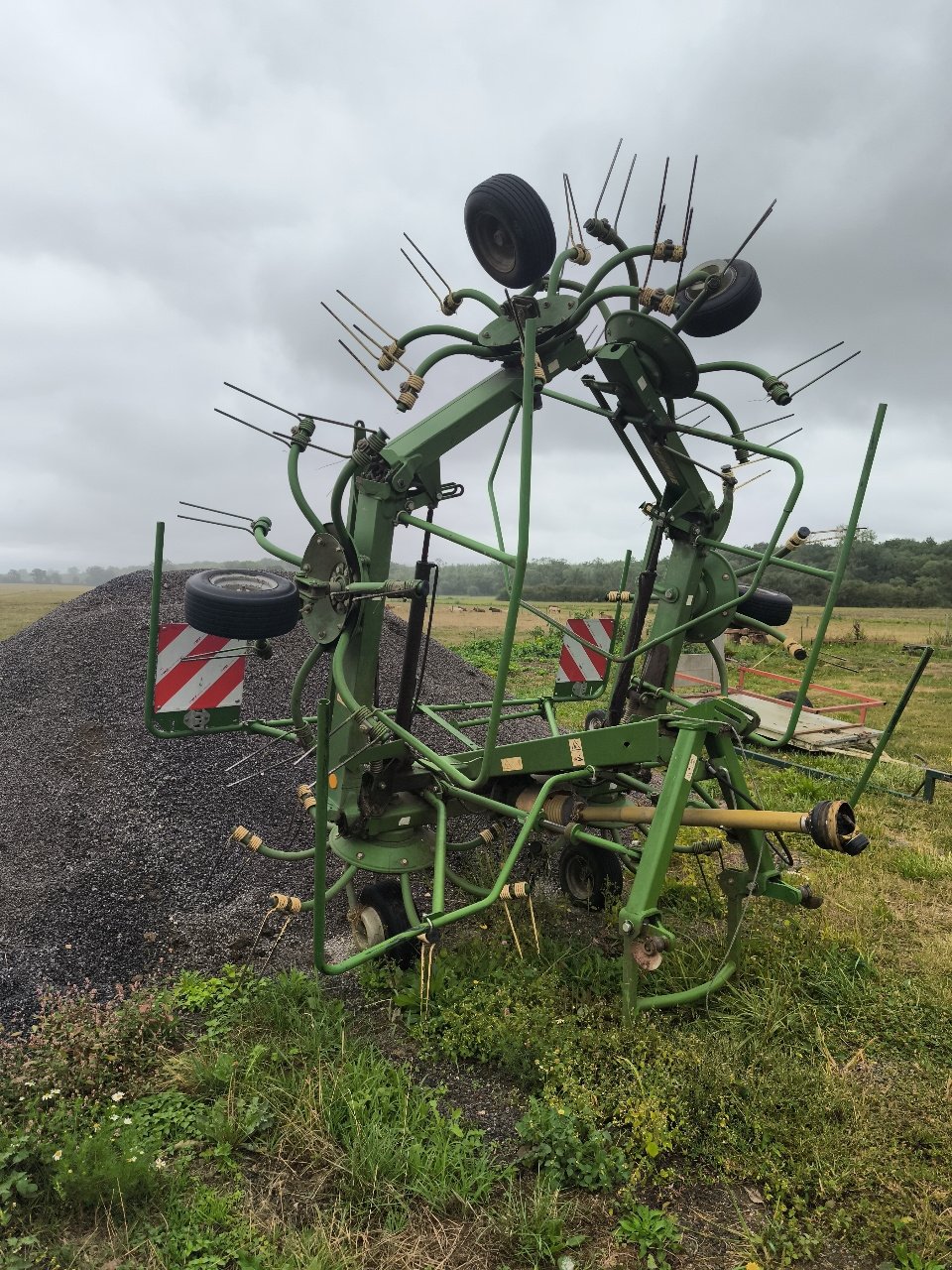 Kreiselheuer des Typs Krone KW 7.82, Gebrauchtmaschine in LIMEY-REMENAUVILLE (Bild 3)