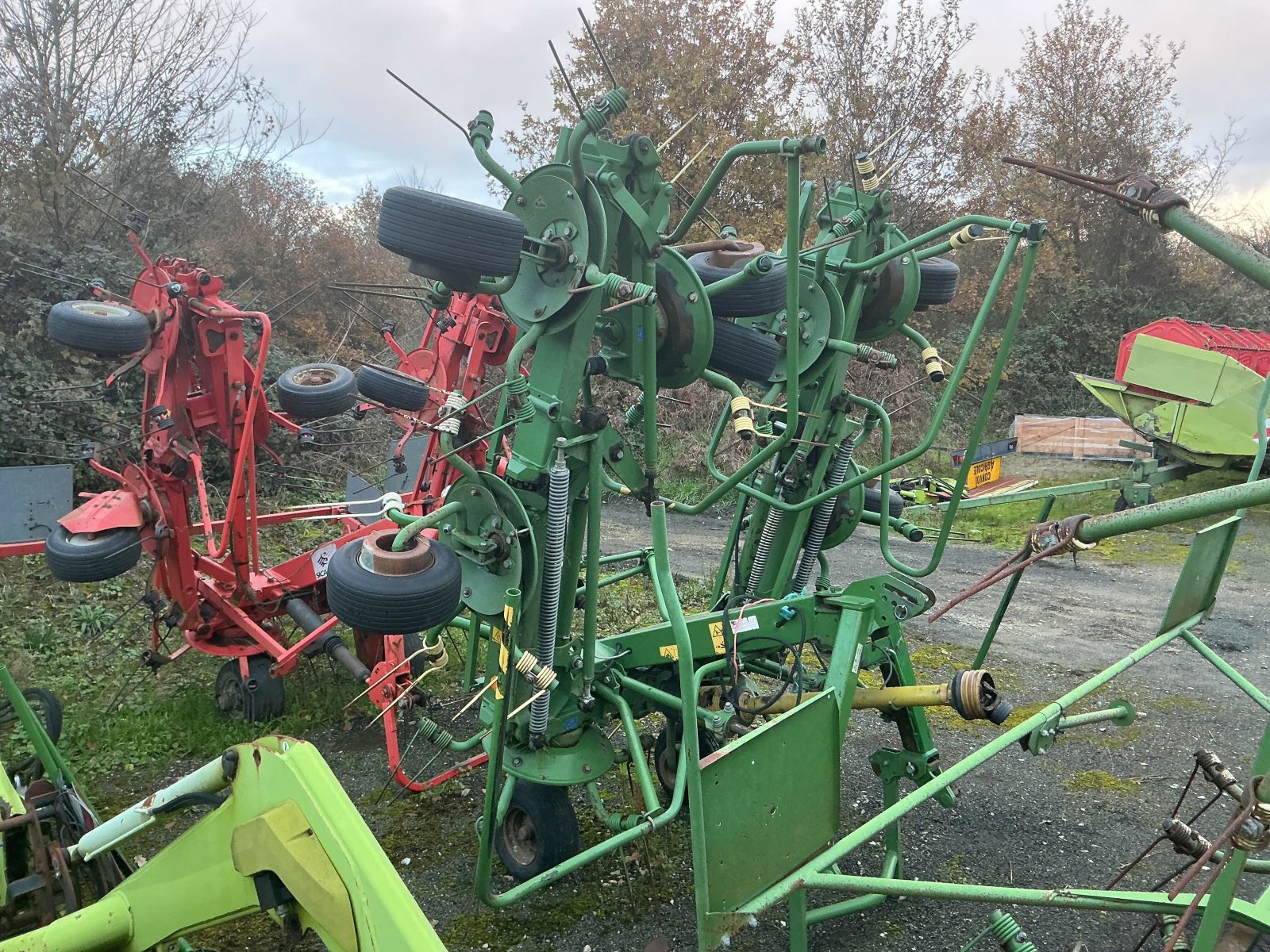 Kreiselheuer of the type Krone KW 7.92, Gebrauchtmaschine in ST CLEMENT DE LA PLACE (Picture 4)