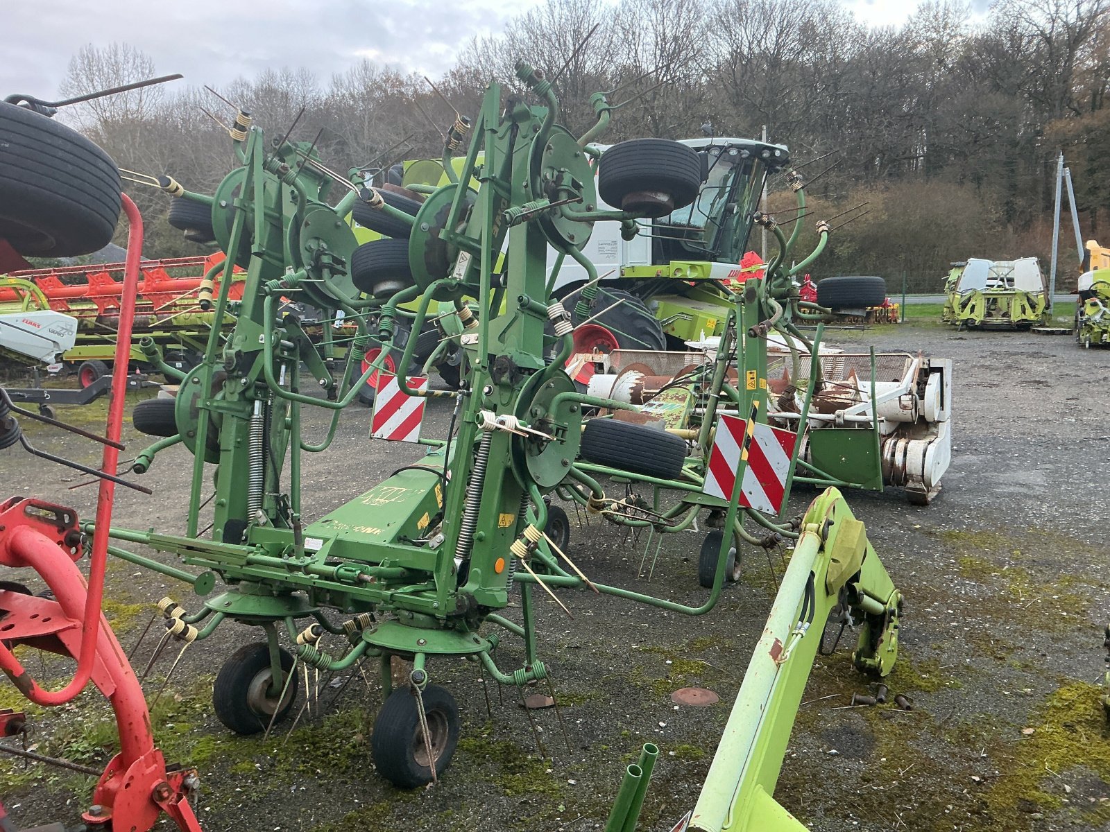 Kreiselheuer of the type Krone KW 7.92, Gebrauchtmaschine in ST CLEMENT DE LA PLACE (Picture 3)