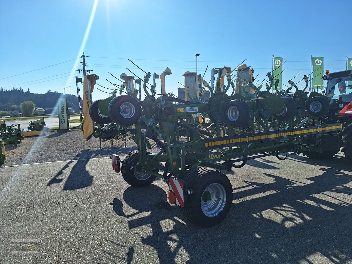 Kreiselheuer des Typs Krone KWT 1300, Neumaschine in Gampern (Bild 3)