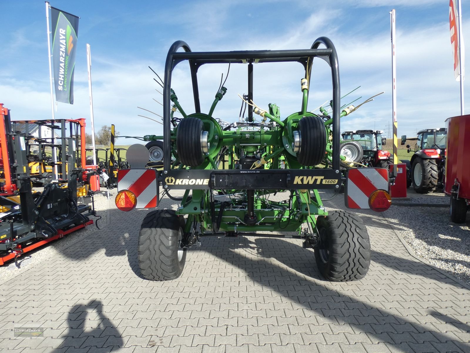 Kreiselheuer des Typs Krone KWT 1600, Neumaschine in Gampern (Bild 4)