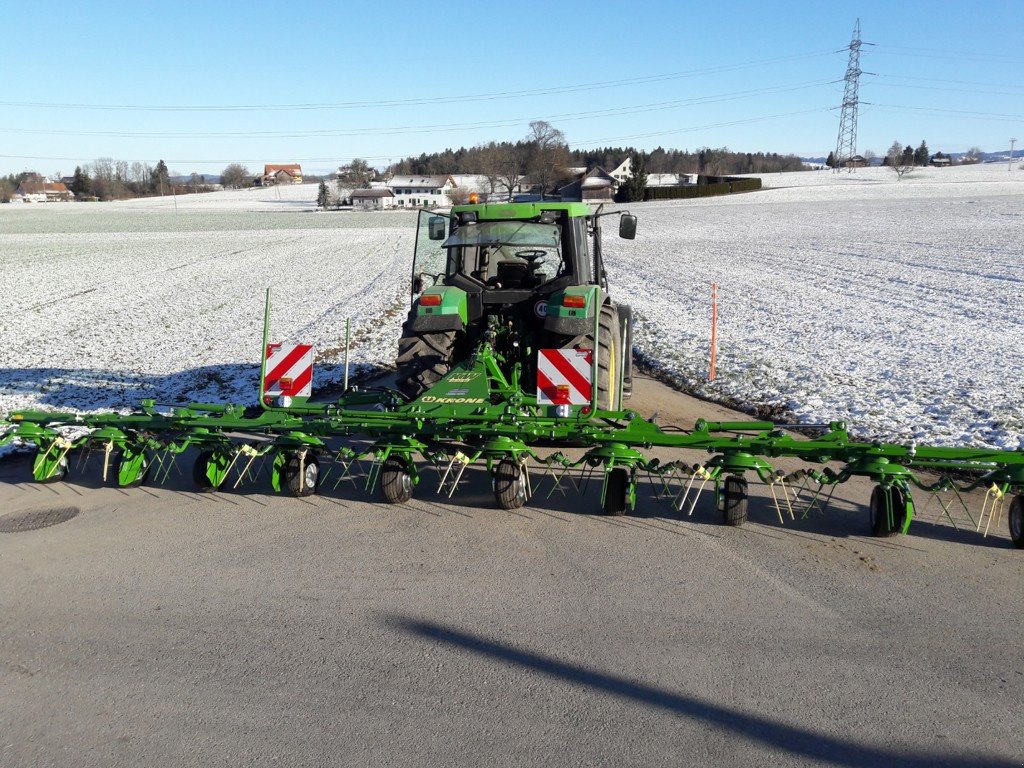 Kreiselheuer от тип Krone Sonstiges, Gebrauchtmaschine в Oetwil am See (Снимка 2)
