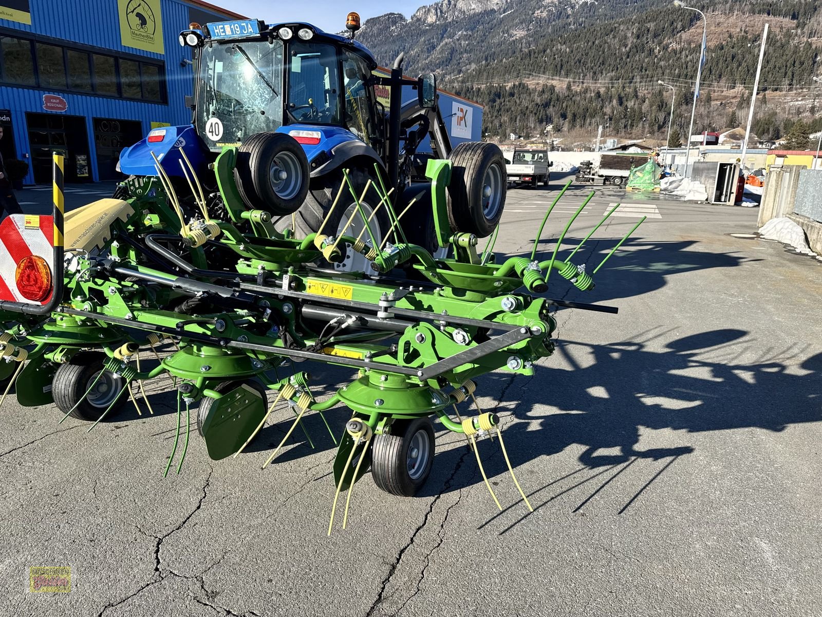 Kreiselheuer of the type Krone Vendro 1020 Kreiselzettwender, Neumaschine in Kötschach (Picture 18)