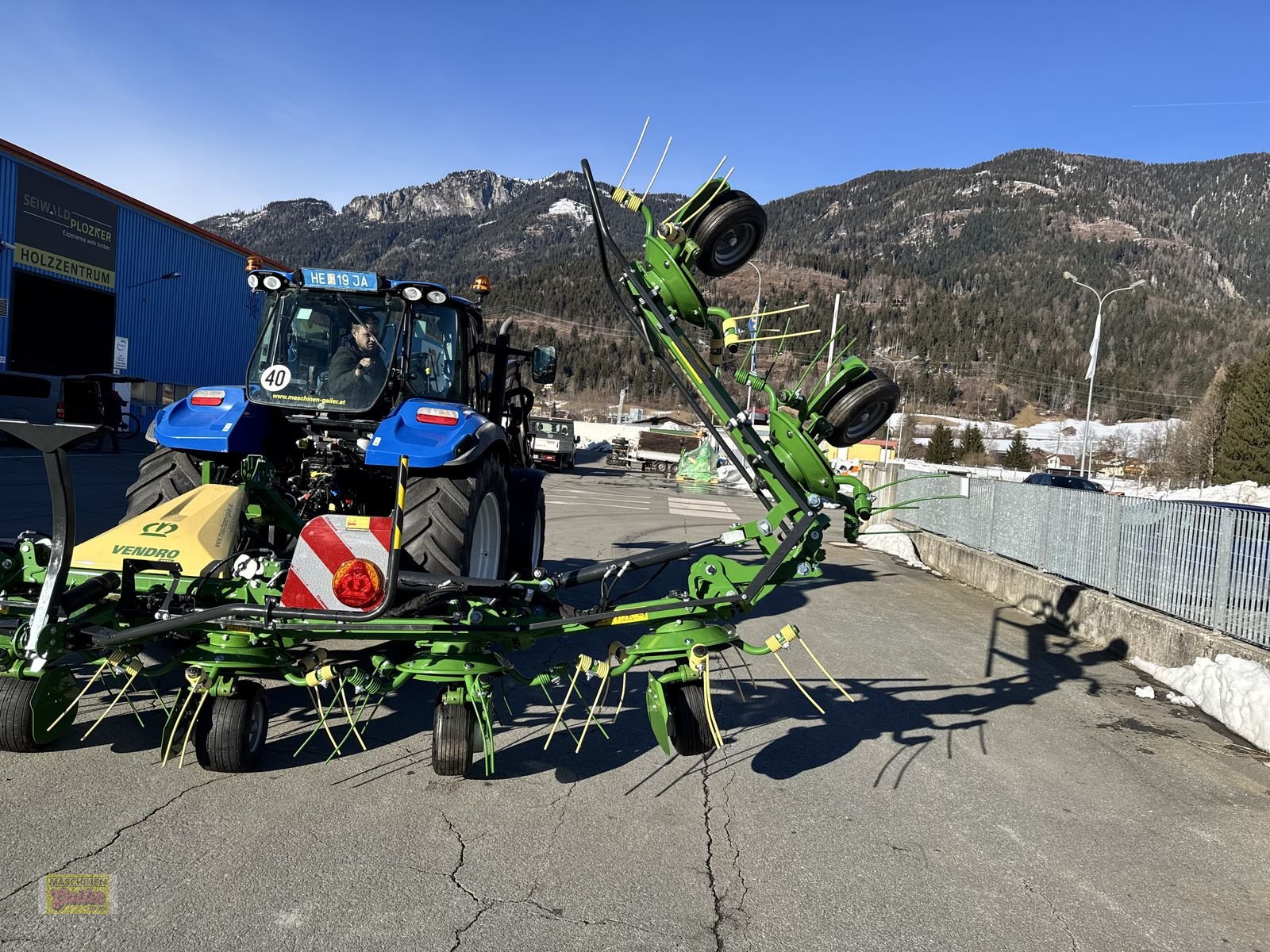 Kreiselheuer of the type Krone Vendro 1020 Kreiselzettwender, Neumaschine in Kötschach (Picture 31)