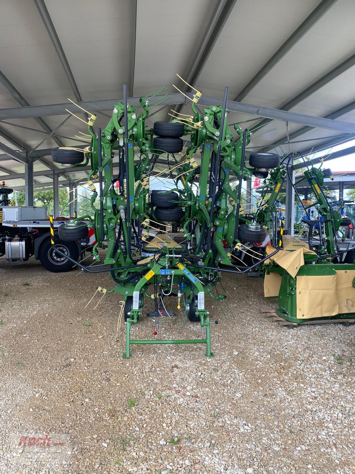 Kreiselheuer des Typs Krone Vendro 1020, Neumaschine in Neumarkt / Pölling (Bild 2)