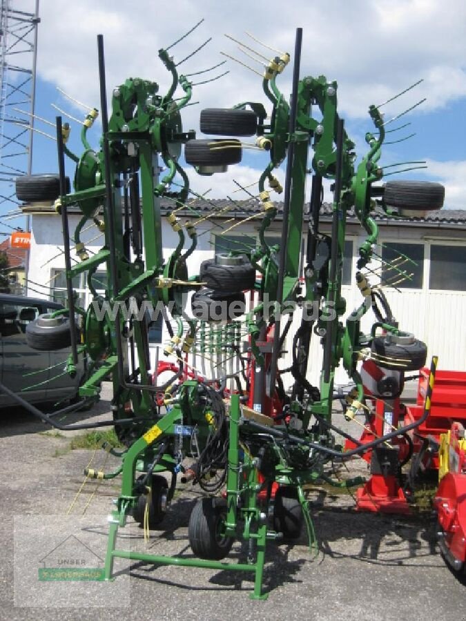 Kreiselheuer of the type Krone VENDRO 1120, Neumaschine in Ottensheim (Picture 4)