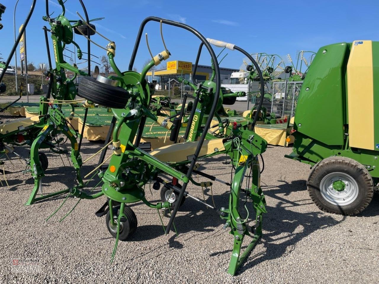 Kreiselheuer des Typs Krone VENDRO 420 HIGHLAND, Neumaschine in Gottenheim (Bild 1)