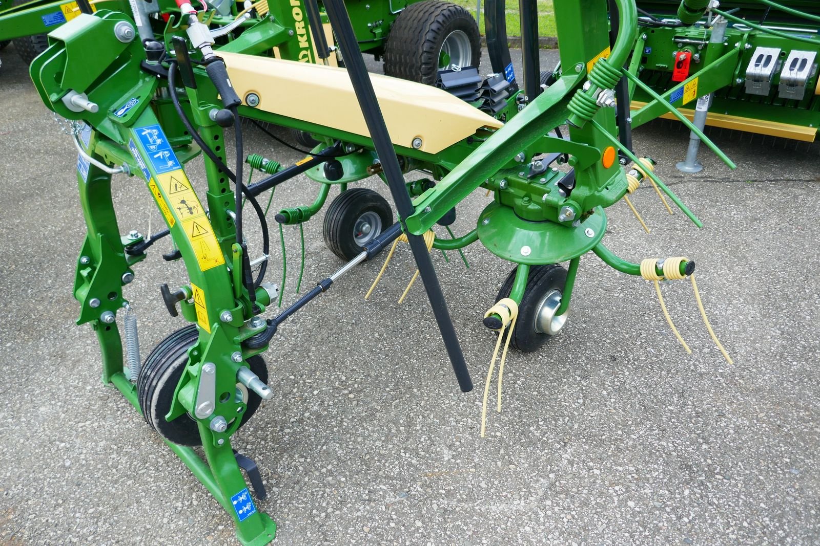 Kreiselheuer of the type Krone Vendro 420 Highland, Gebrauchtmaschine in Villach (Picture 8)