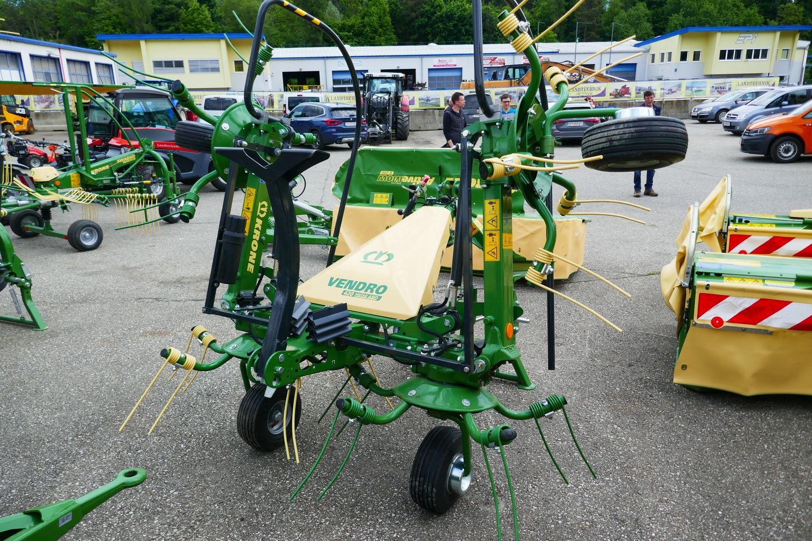 Kreiselheuer of the type Krone Vendro 420 Highland, Gebrauchtmaschine in Villach (Picture 4)