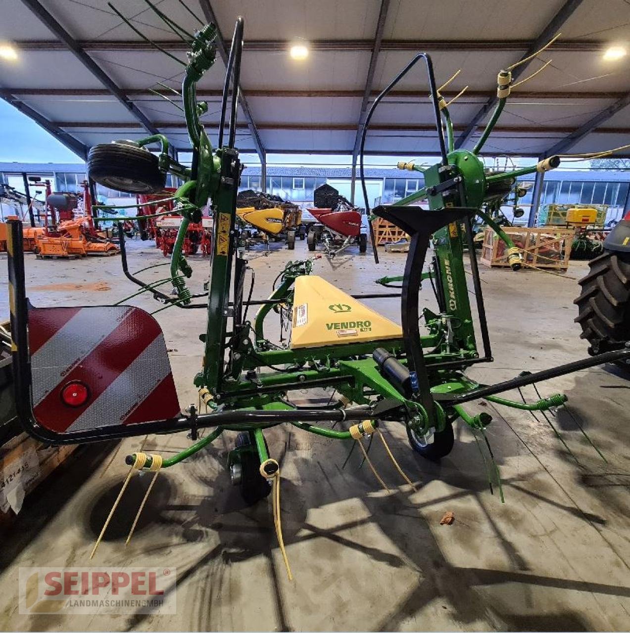 Kreiselheuer of the type Krone VENDRO 560, Neumaschine in Groß-Umstadt (Picture 1)