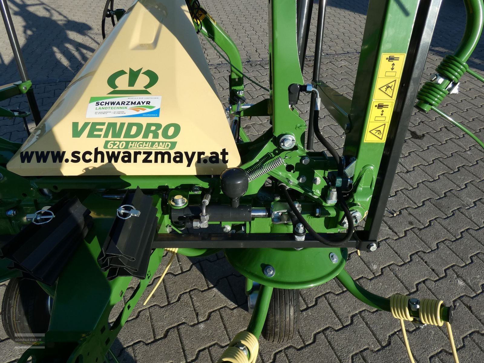 Kreiselheuer of the type Krone Vendro 620 Highland, Neumaschine in Aurolzmünster (Picture 13)