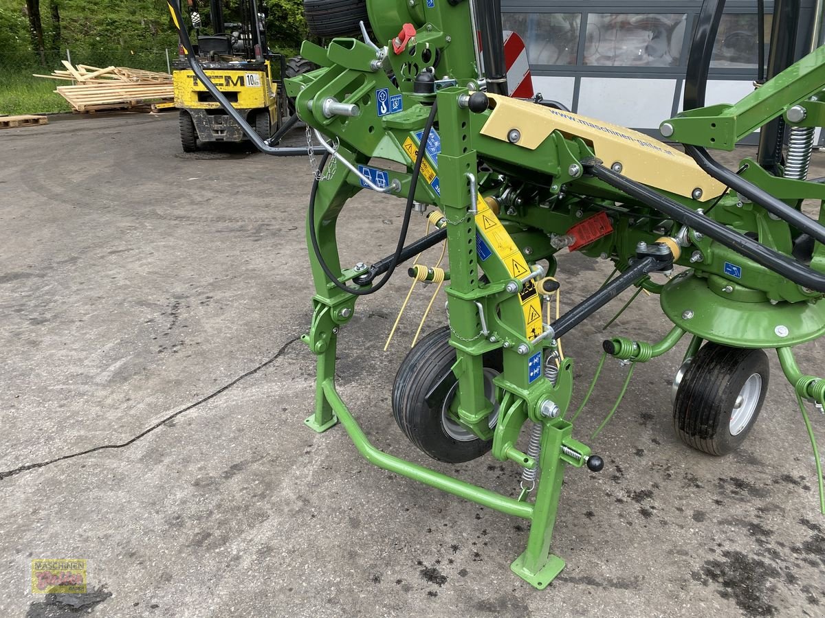 Kreiselheuer of the type Krone Vendro 620, Neumaschine in Kötschach (Picture 12)