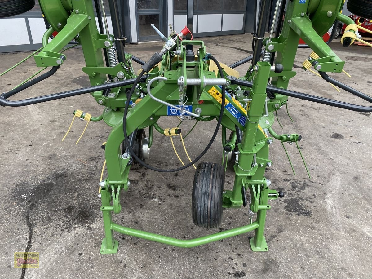 Kreiselheuer of the type Krone Vendro 620, Neumaschine in Kötschach (Picture 19)