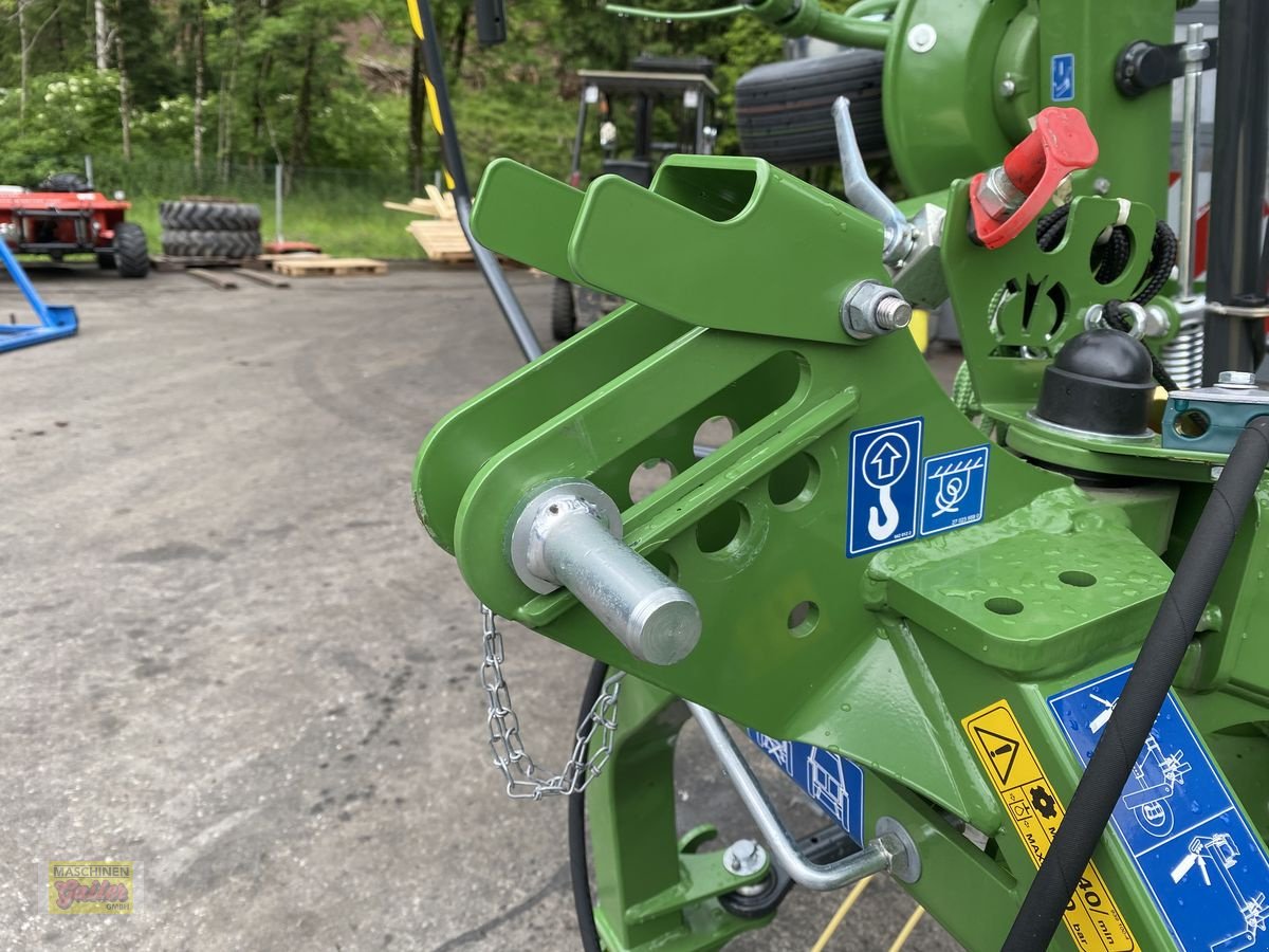 Kreiselheuer of the type Krone Vendro 620, Neumaschine in Kötschach (Picture 13)