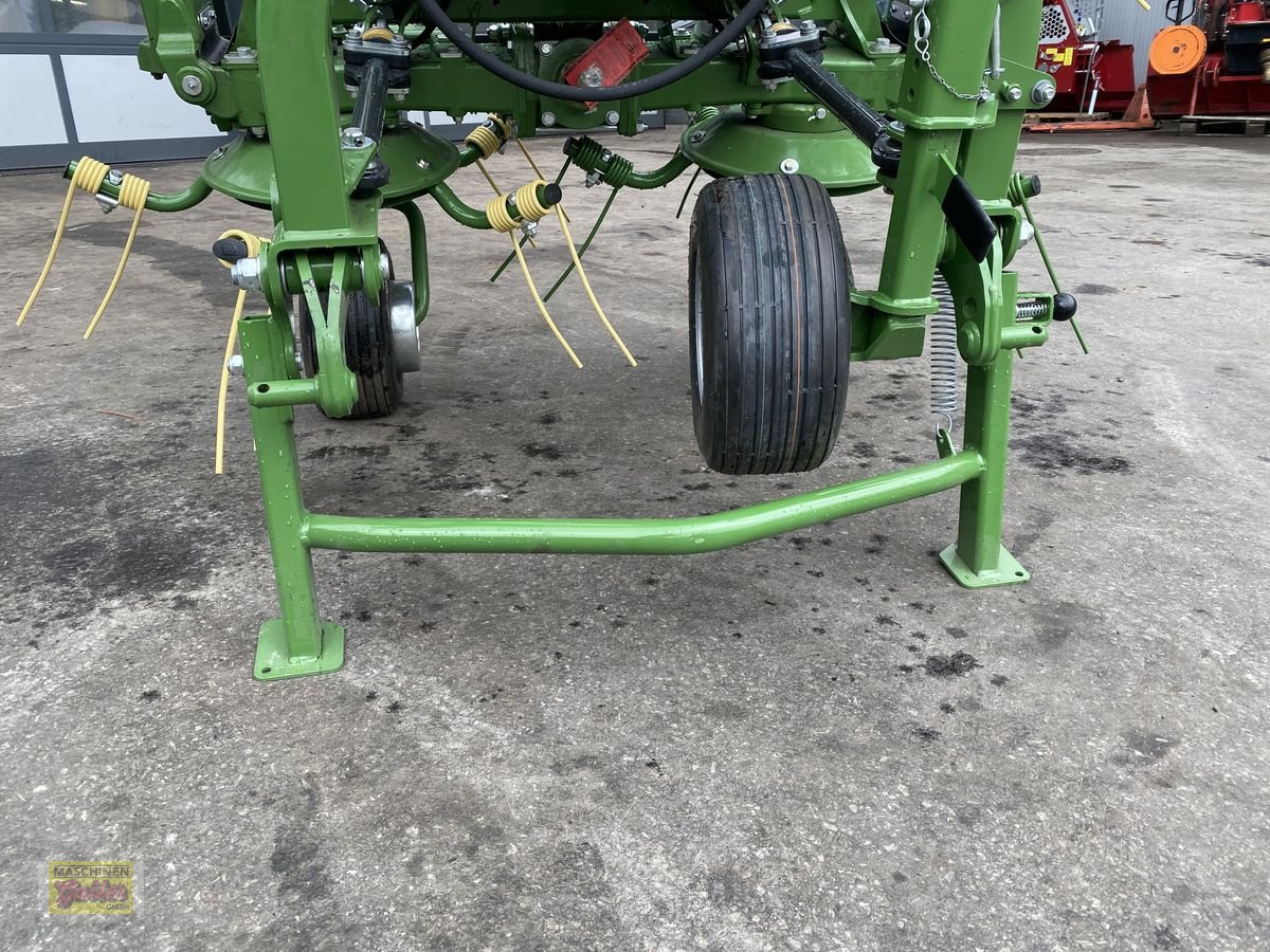 Kreiselheuer of the type Krone Vendro 620, Neumaschine in Kötschach (Picture 21)