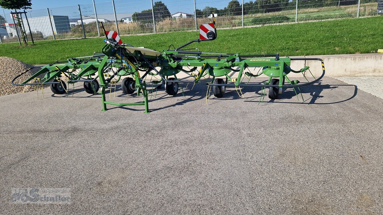 Kreiselheuer of the type Krone Vendro 680, Neumaschine in Monheim (Picture 1)