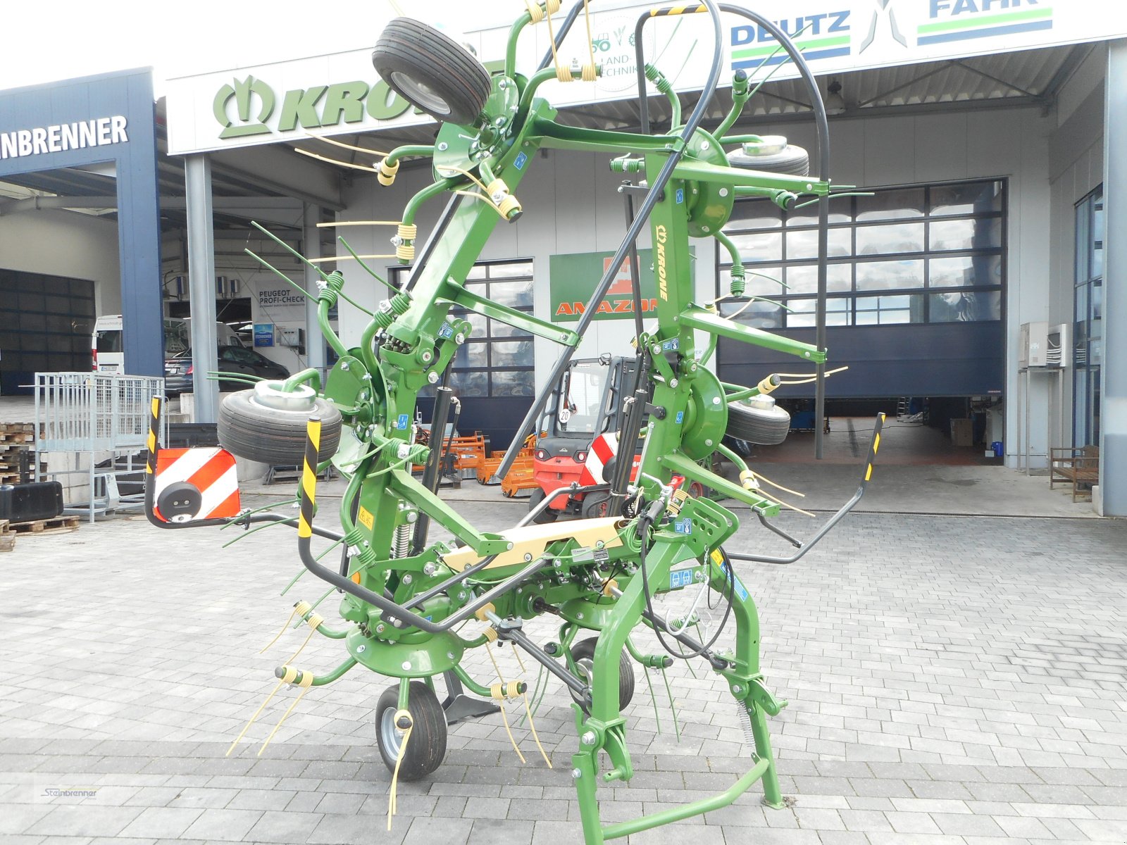 Kreiselheuer des Typs Krone Vendro 680, Neumaschine in Wörnitz (Bild 2)