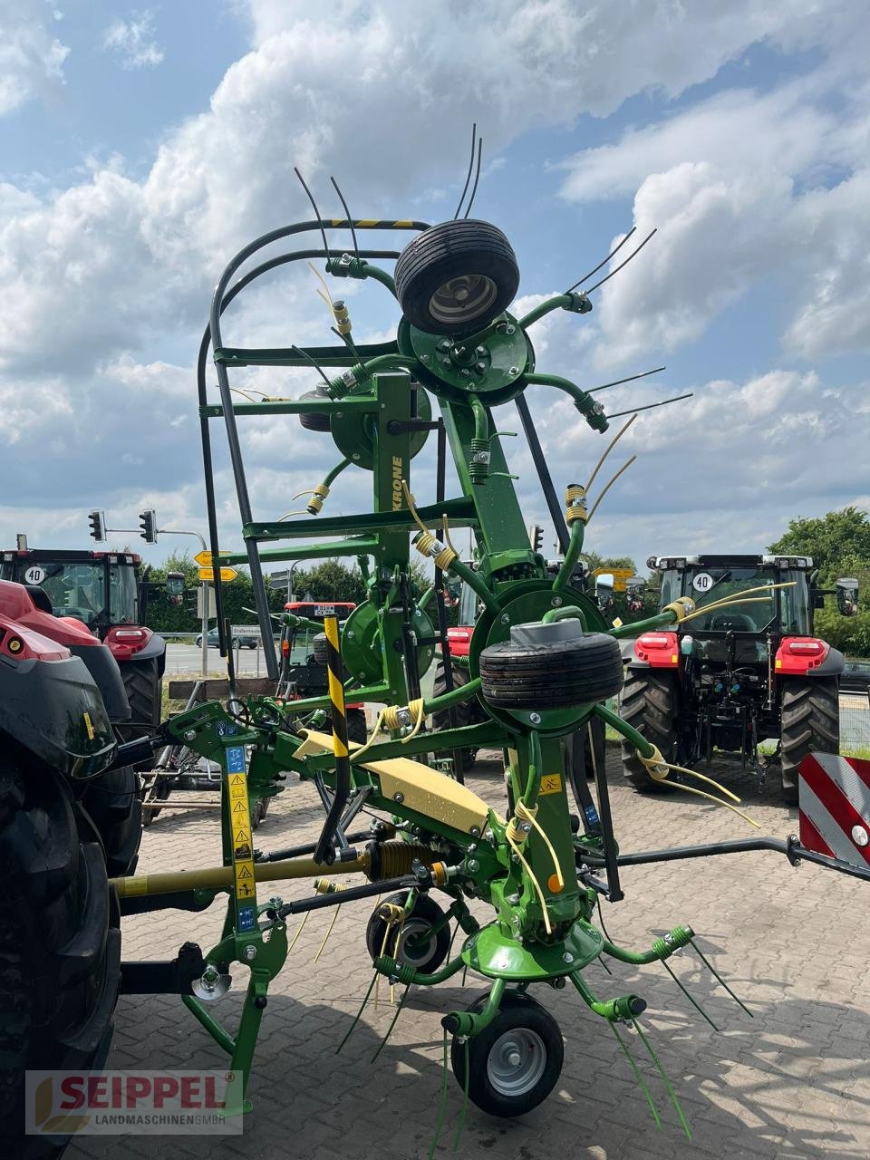 Kreiselheuer of the type Krone VENDRO 680, Neumaschine in Groß-Umstadt (Picture 3)