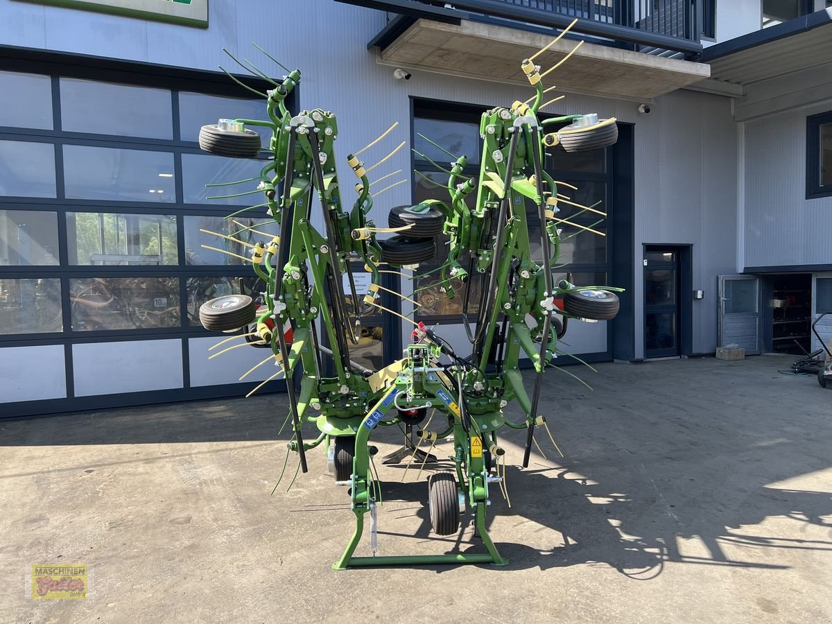 Kreiselheuer of the type Krone Vendro 820 Highland, Neumaschine in Kötschach (Picture 8)