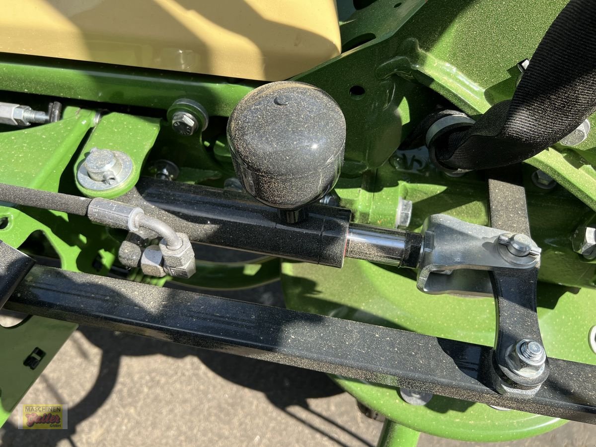 Kreiselheuer of the type Krone Vendro 820 Highland, Neumaschine in Kötschach (Picture 14)