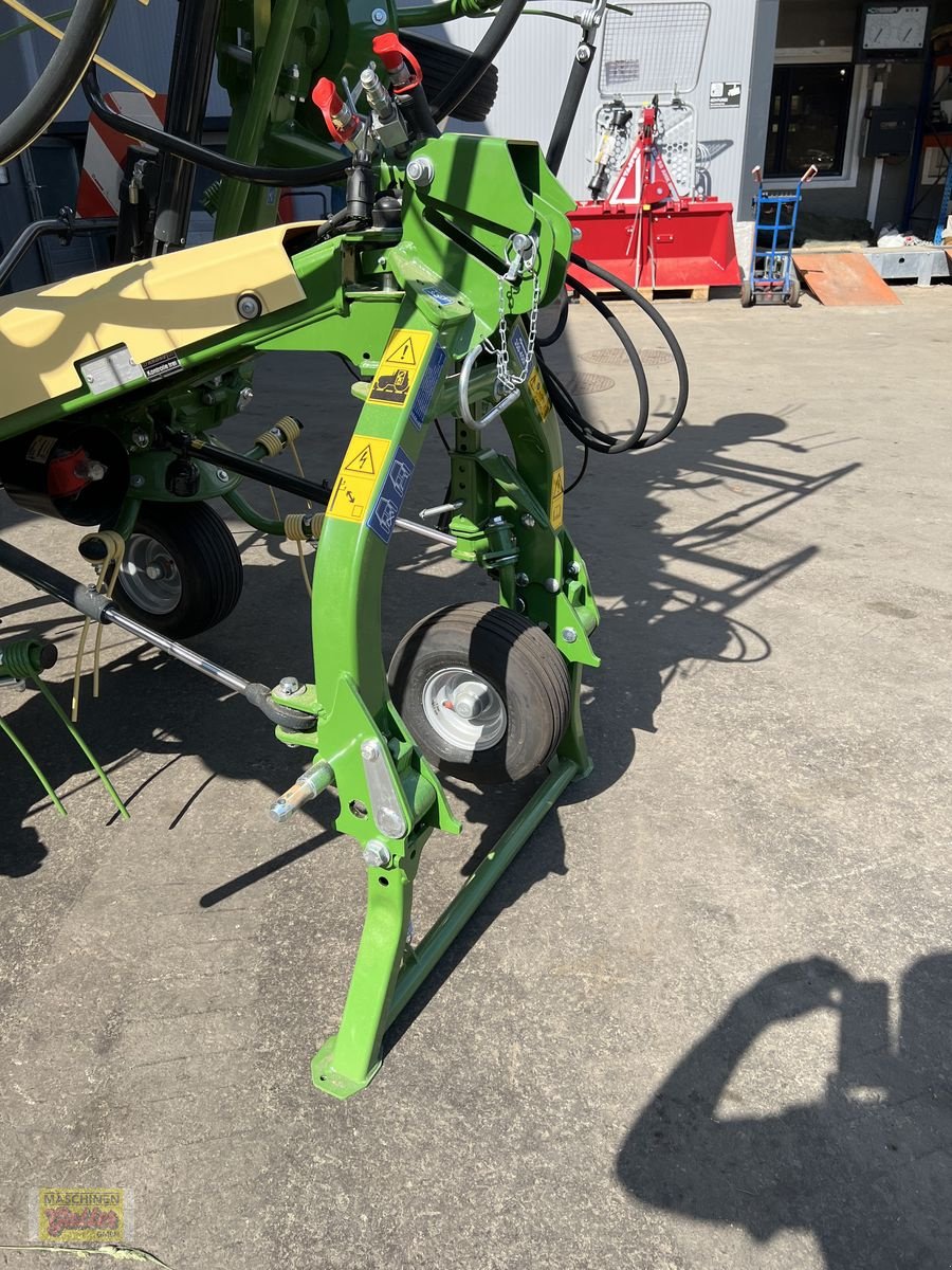 Kreiselheuer of the type Krone Vendro 820 Highland, Neumaschine in Kötschach (Picture 17)