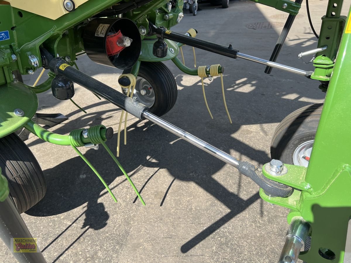 Kreiselheuer of the type Krone Vendro 820 Highland, Neumaschine in Kötschach (Picture 13)