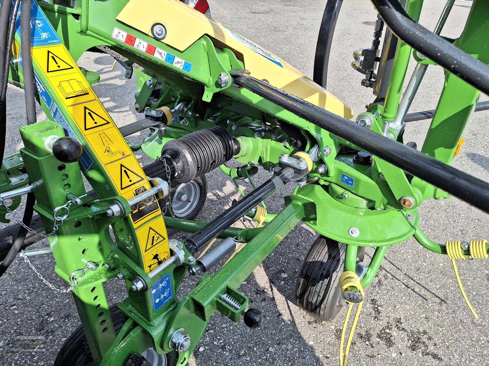 Kreiselheuer of the type Krone Vendro 820, Neumaschine in Aurolzmünster (Picture 8)