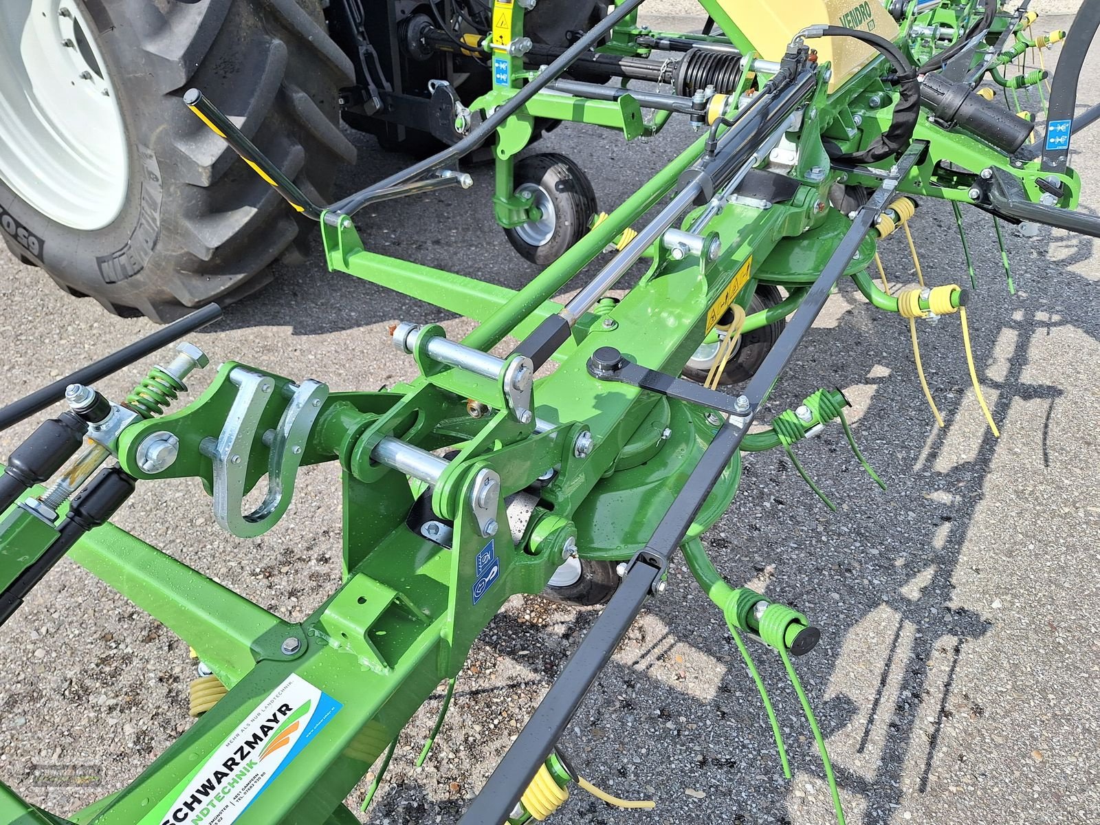 Kreiselheuer of the type Krone Vendro 820, Neumaschine in Aurolzmünster (Picture 13)