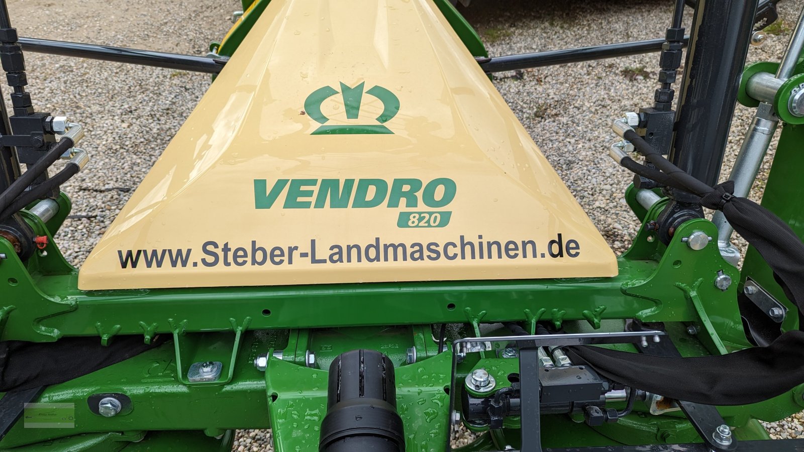 Kreiselheuer of the type Krone Vendro 820, Neumaschine in Ried (Picture 3)