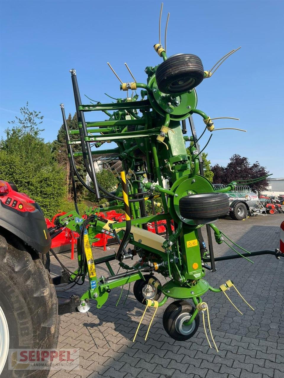 Kreiselheuer of the type Krone VENDRO 820, Neumaschine in Groß-Umstadt (Picture 3)
