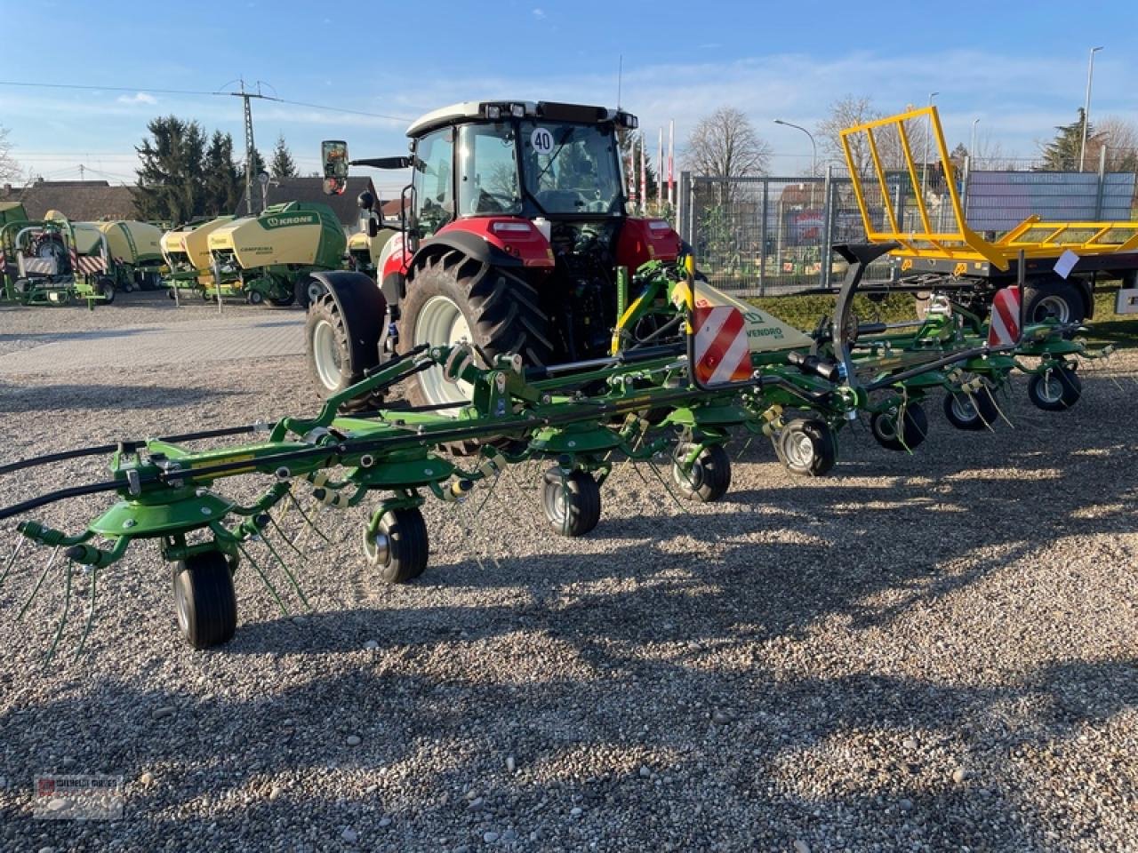Kreiselheuer of the type Krone VENDRO 820, Neumaschine in Gottenheim (Picture 1)