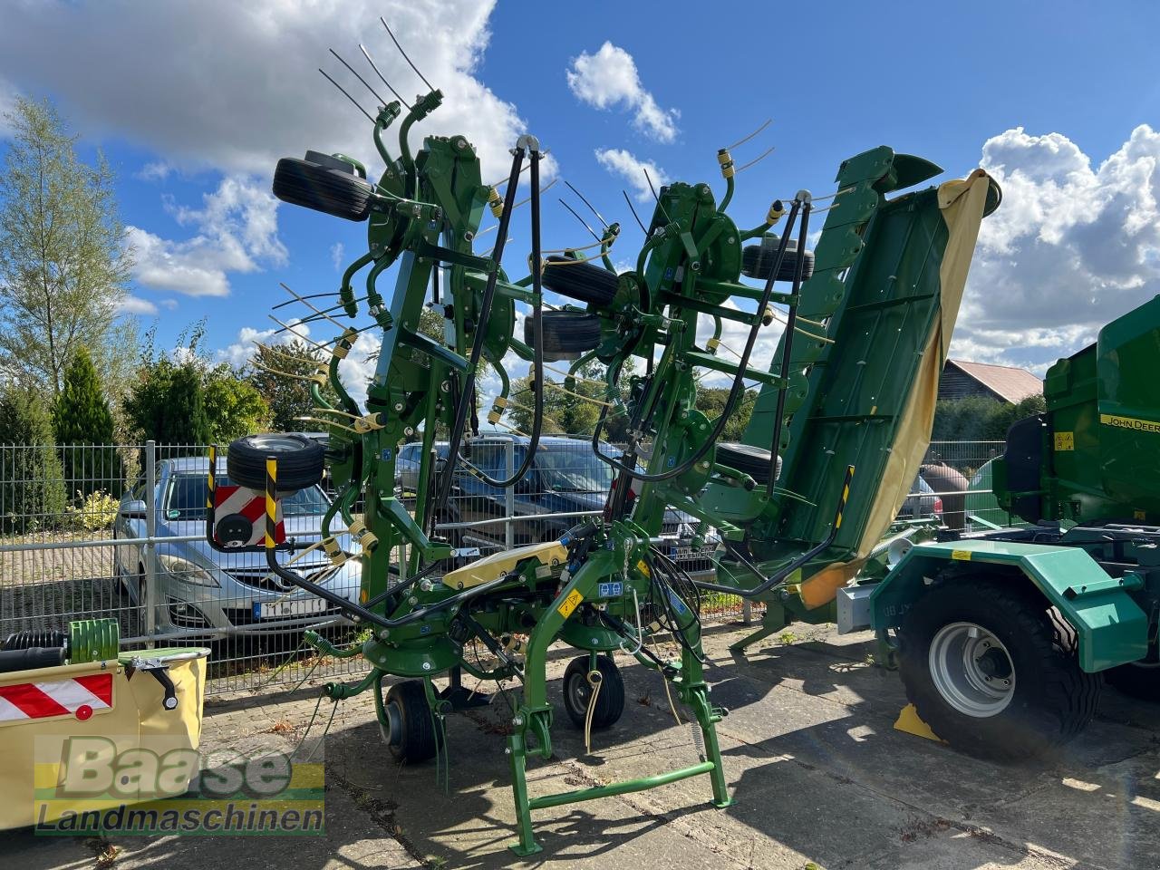 Kreiselheuer des Typs Krone Vendro 900 KW 103-24, Neumaschine in Holthof (Bild 7)