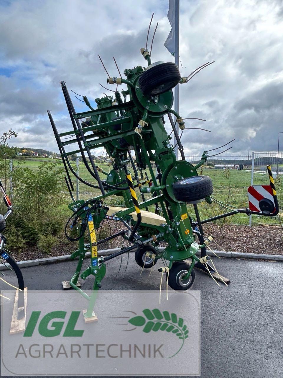 Kreiselheuer des Typs Krone VENDRO 900 (KW103-24), Neumaschine in Nabburg (Bild 6)