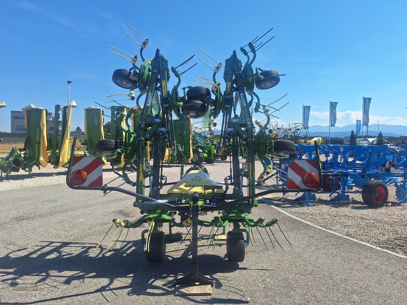 Kreiselheuer des Typs Krone Vendro 900, Neumaschine in Aurolzmünster (Bild 5)