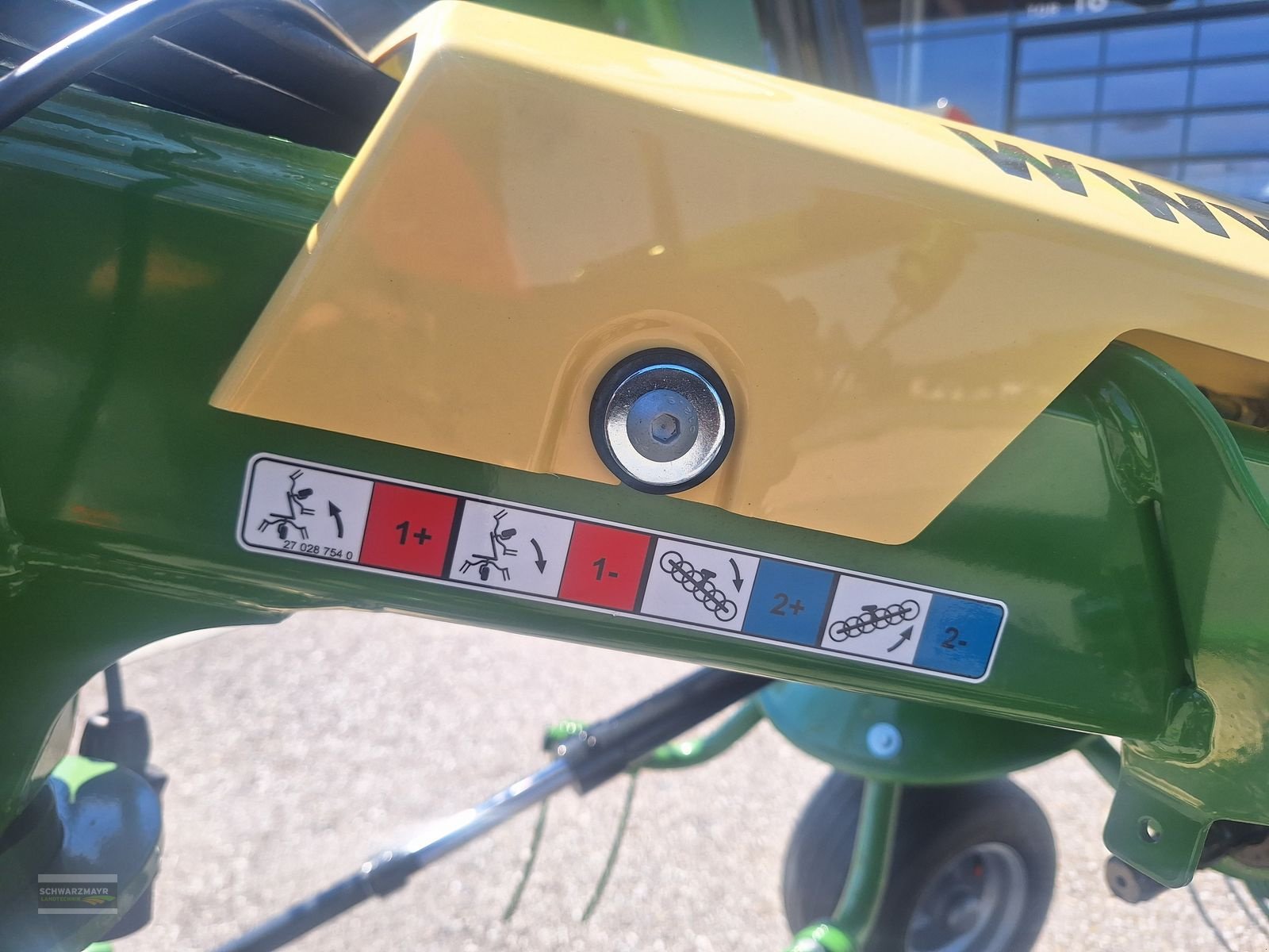 Kreiselheuer des Typs Krone Vendro 900, Neumaschine in Aurolzmünster (Bild 13)