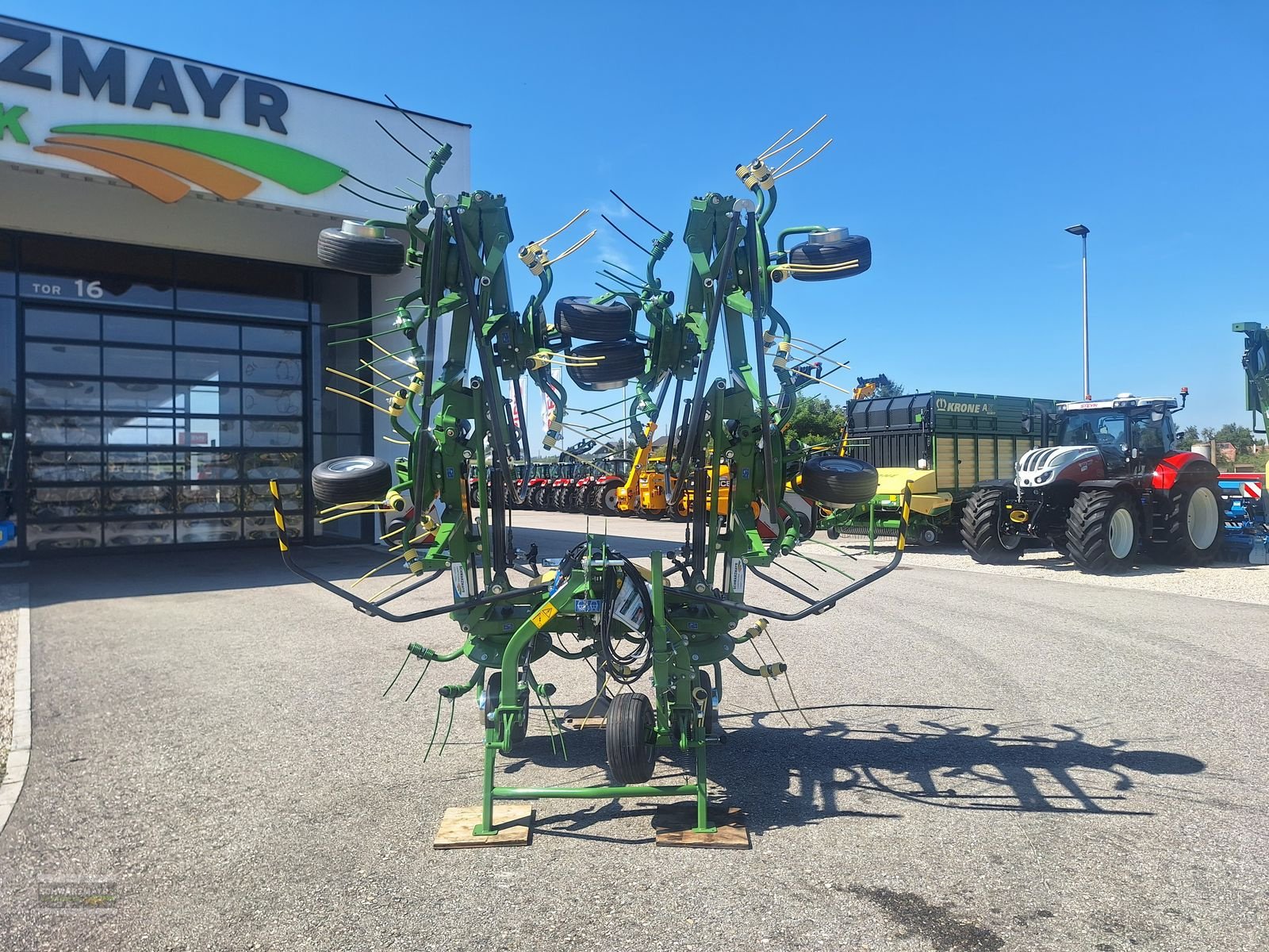 Kreiselheuer des Typs Krone Vendro 900, Neumaschine in Aurolzmünster (Bild 3)