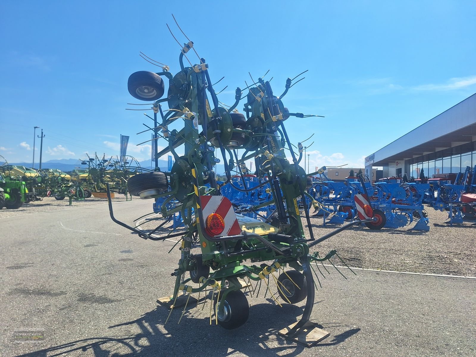 Kreiselheuer des Typs Krone Vendro 900, Neumaschine in Aurolzmünster (Bild 7)