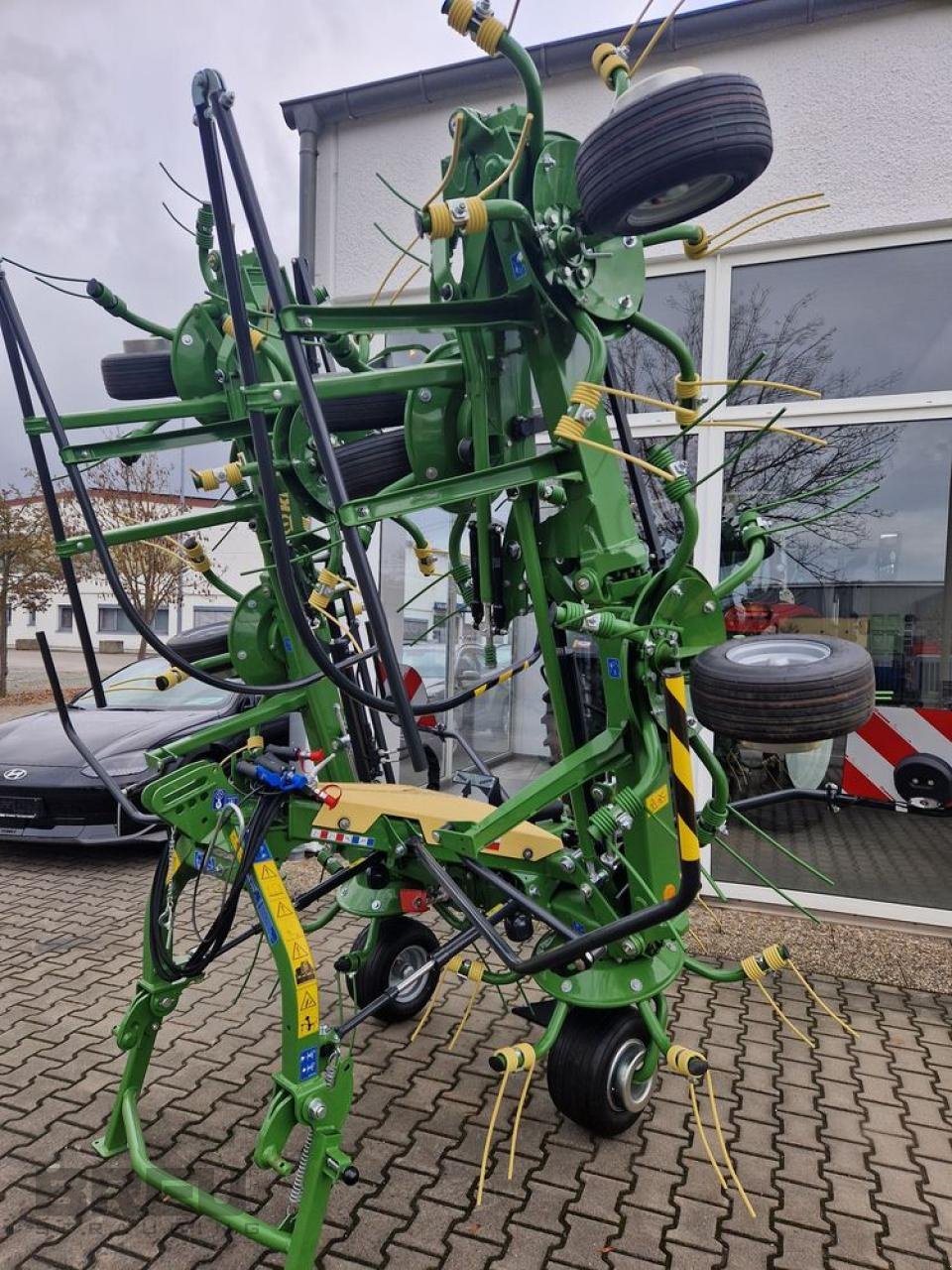Kreiselheuer des Typs Krone Vendro 900, Neumaschine in Straubing (Bild 1)