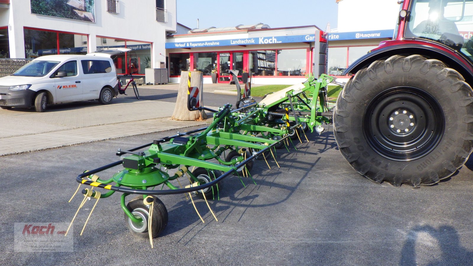 Kreiselheuer des Typs Krone Vendro 900, Neumaschine in Neumarkt / Pölling (Bild 2)