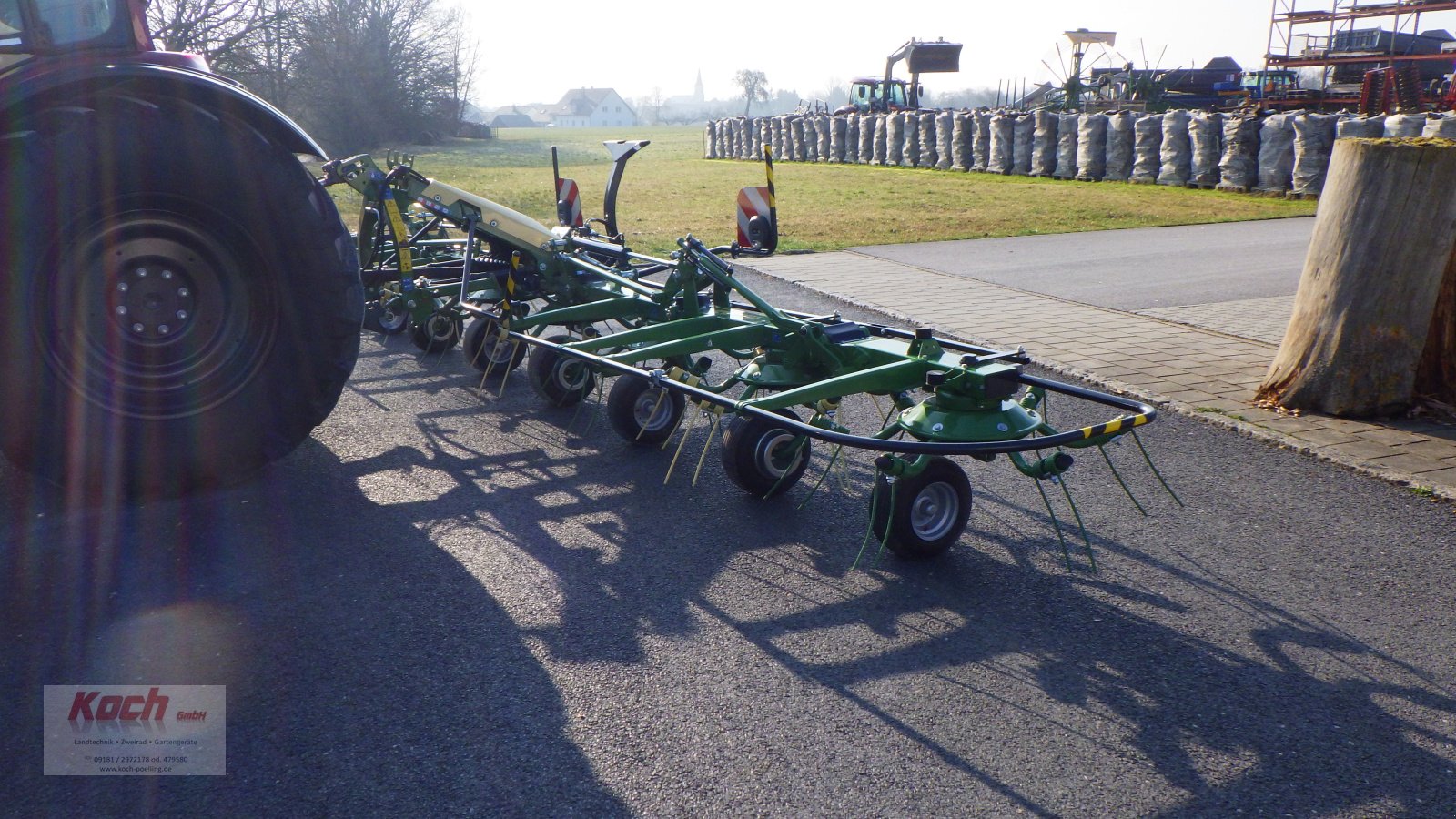 Kreiselheuer des Typs Krone Vendro 900, Neumaschine in Neumarkt / Pölling (Bild 7)