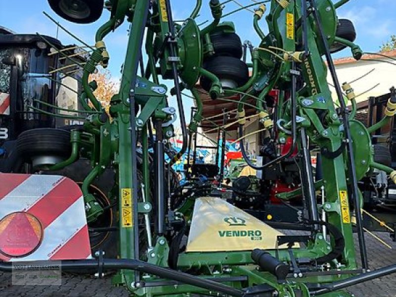 Kreiselheuer des Typs Krone Vendro 900, Neumaschine in Bodenkirchen (Bild 1)