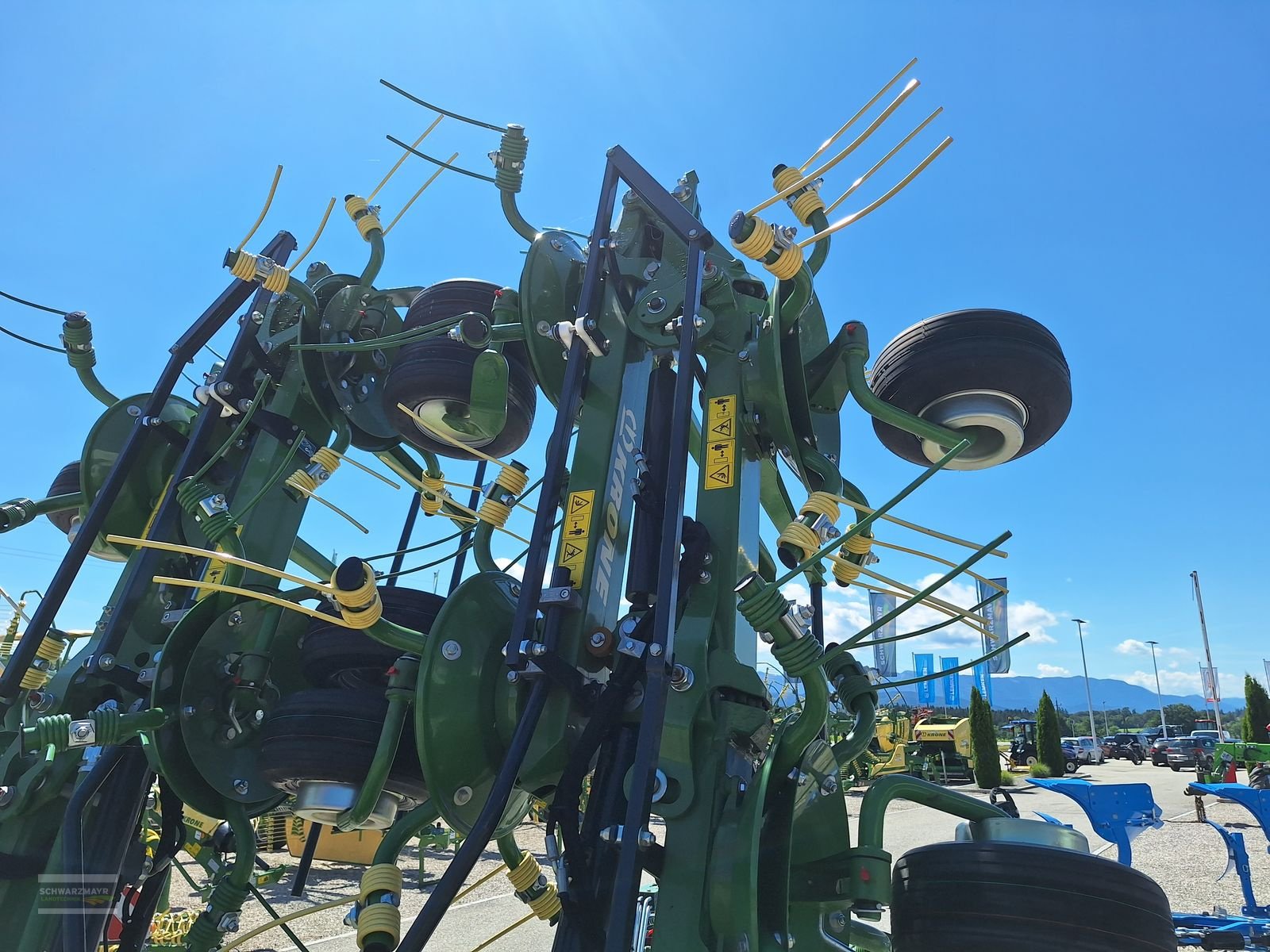 Kreiselheuer of the type Krone Vendro T 1020, Neumaschine in Aurolzmünster (Picture 12)