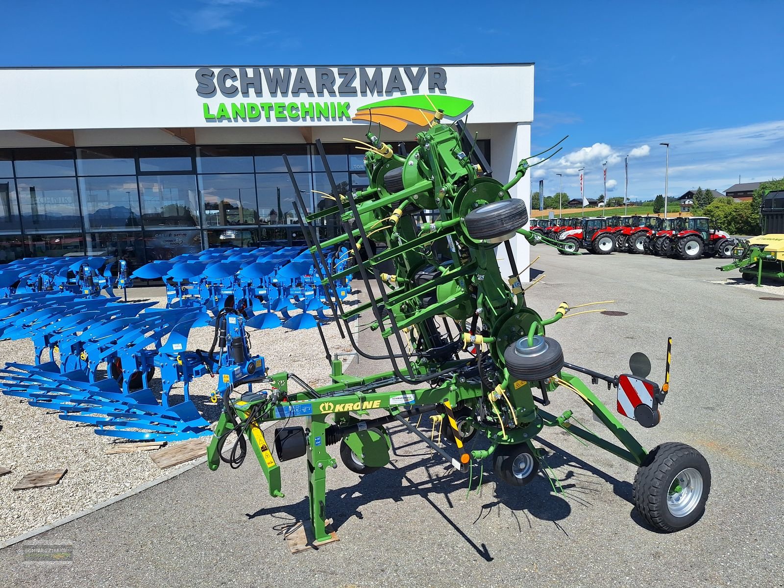 Kreiselheuer of the type Krone Vendro T 1020, Neumaschine in Aurolzmünster (Picture 1)