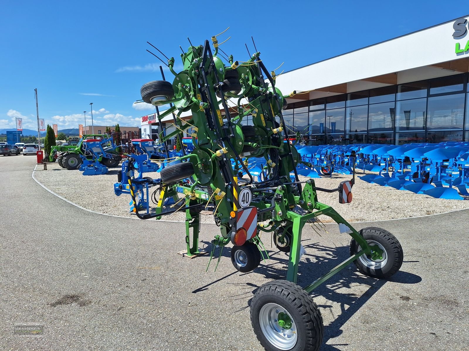 Kreiselheuer of the type Krone Vendro T 1020, Neumaschine in Aurolzmünster (Picture 5)