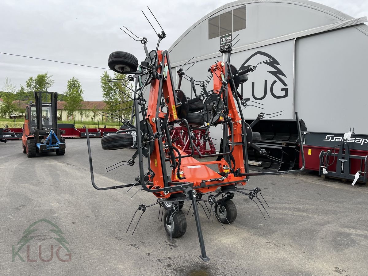 Kreiselheuer des Typs Kubota TE8080 8-Kreisler, Neumaschine in Pirching am Traubenberg (Bild 12)