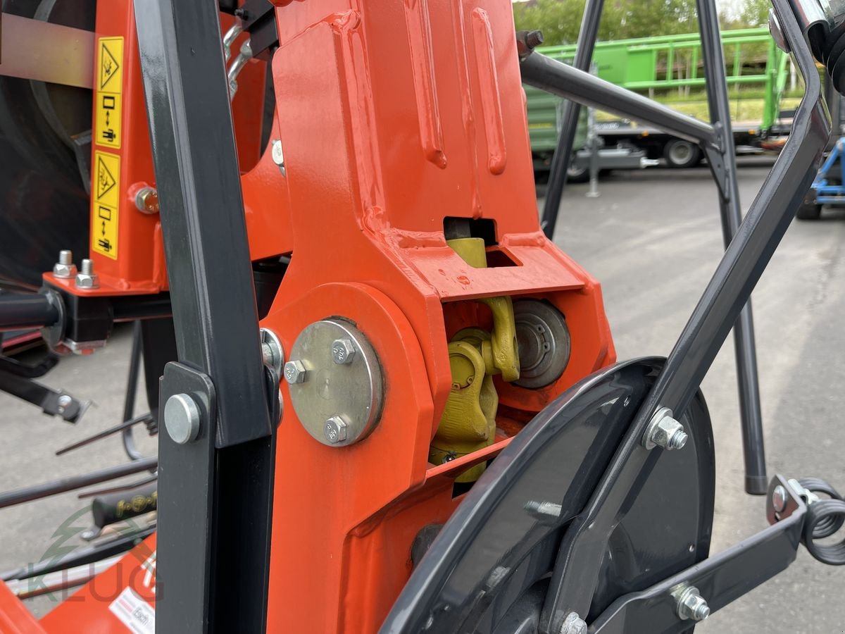 Kreiselheuer des Typs Kubota TE8080 8-Kreisler, Neumaschine in Pirching am Traubenberg (Bild 26)