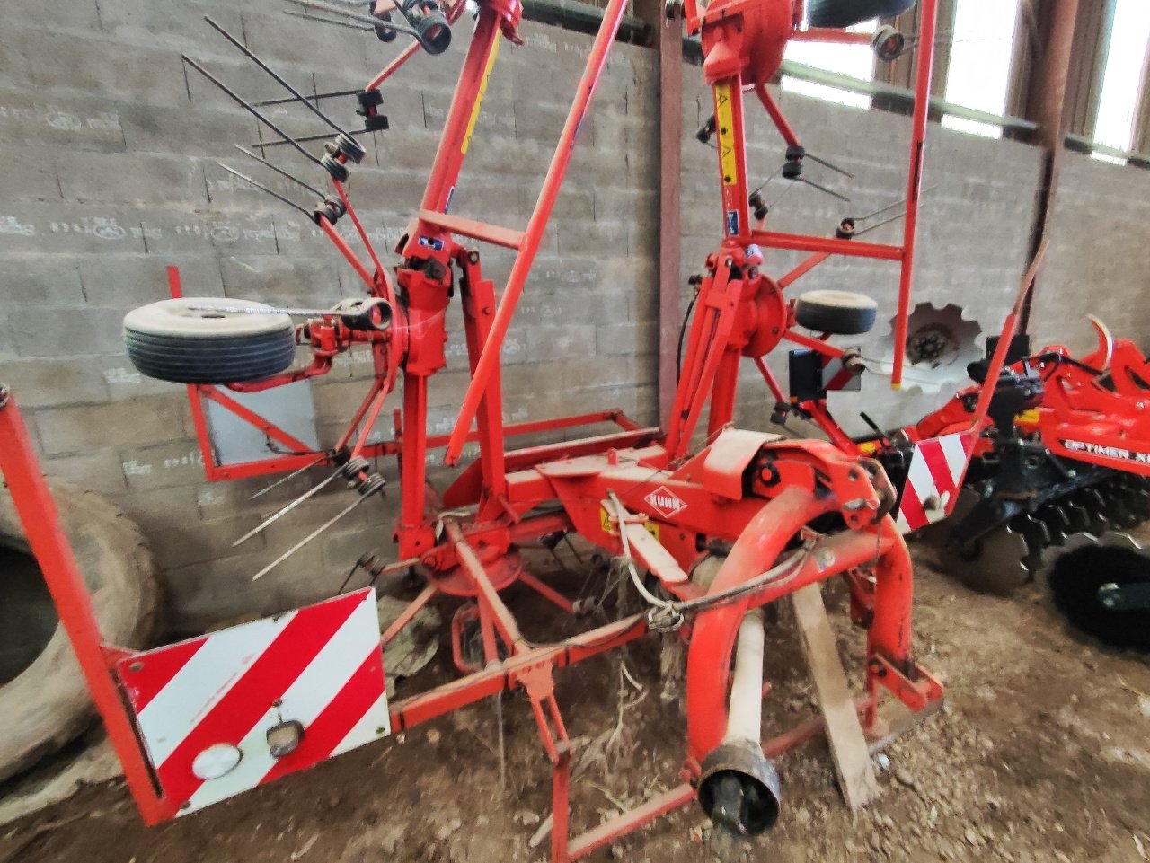 Kreiselheuer Türe ait Kuhn 6301mh, Gebrauchtmaschine içinde Saint-Nabord (resim 2)